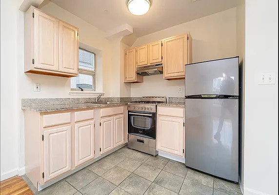 Rented by Modern Spaces | media 9