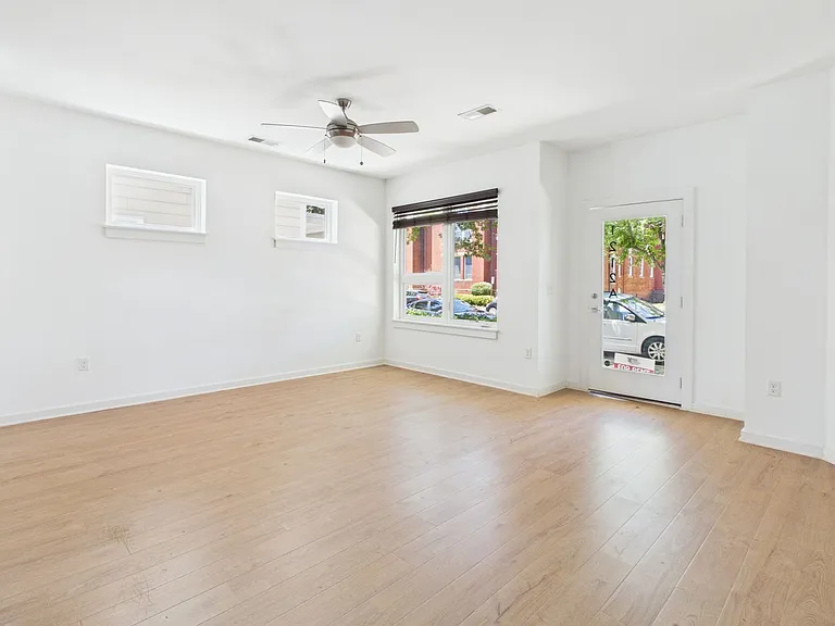 1212 Porter St #A — Photo 5