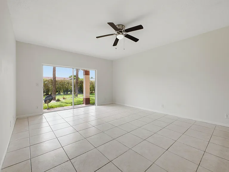 4535 Oak Terrace Dr — Photo 9