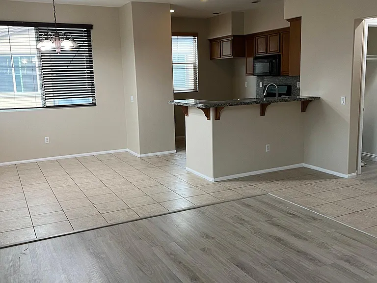 1429 Ledgestone Ln — Photo 10