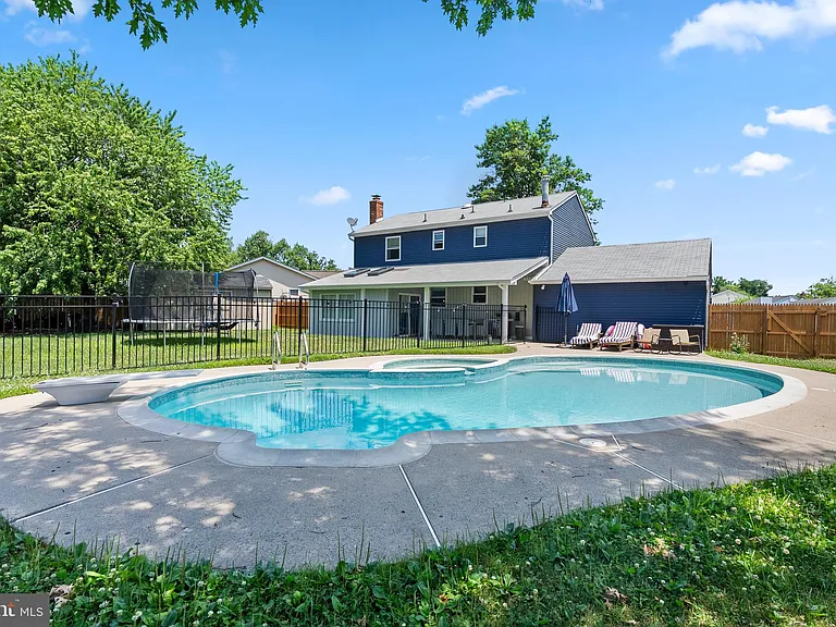 2 Lee Ct — Photo 36