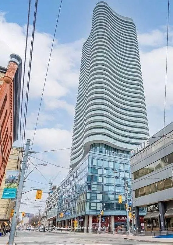 3 bed, $1,350 — Photo 1