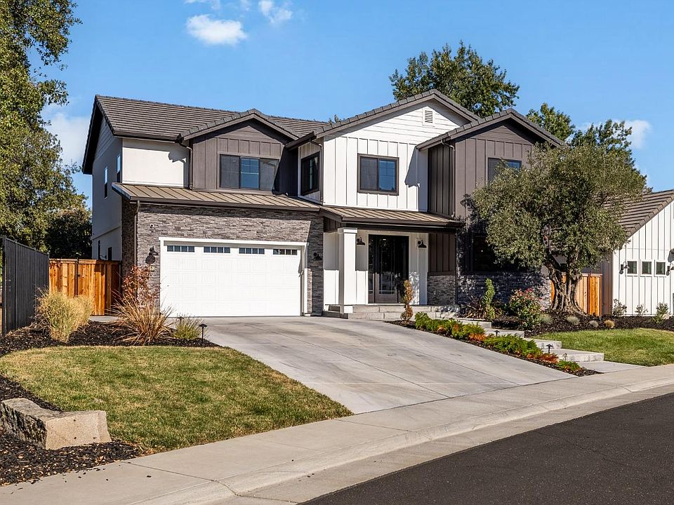 1st image of 4011 Della Ct