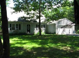 826 King Rd, Saratoga Springs, NY 12866