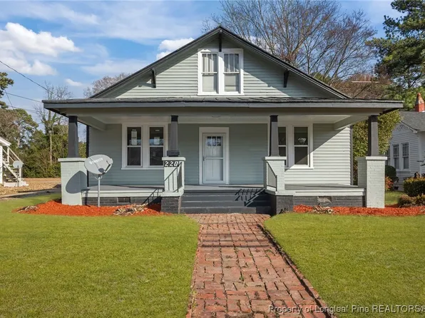 220 Beaman St, Clinton, NC 28328