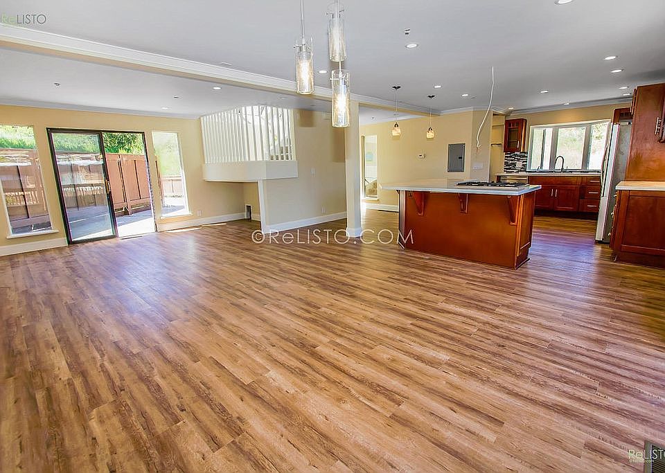 1 big kitchen/entertaining r