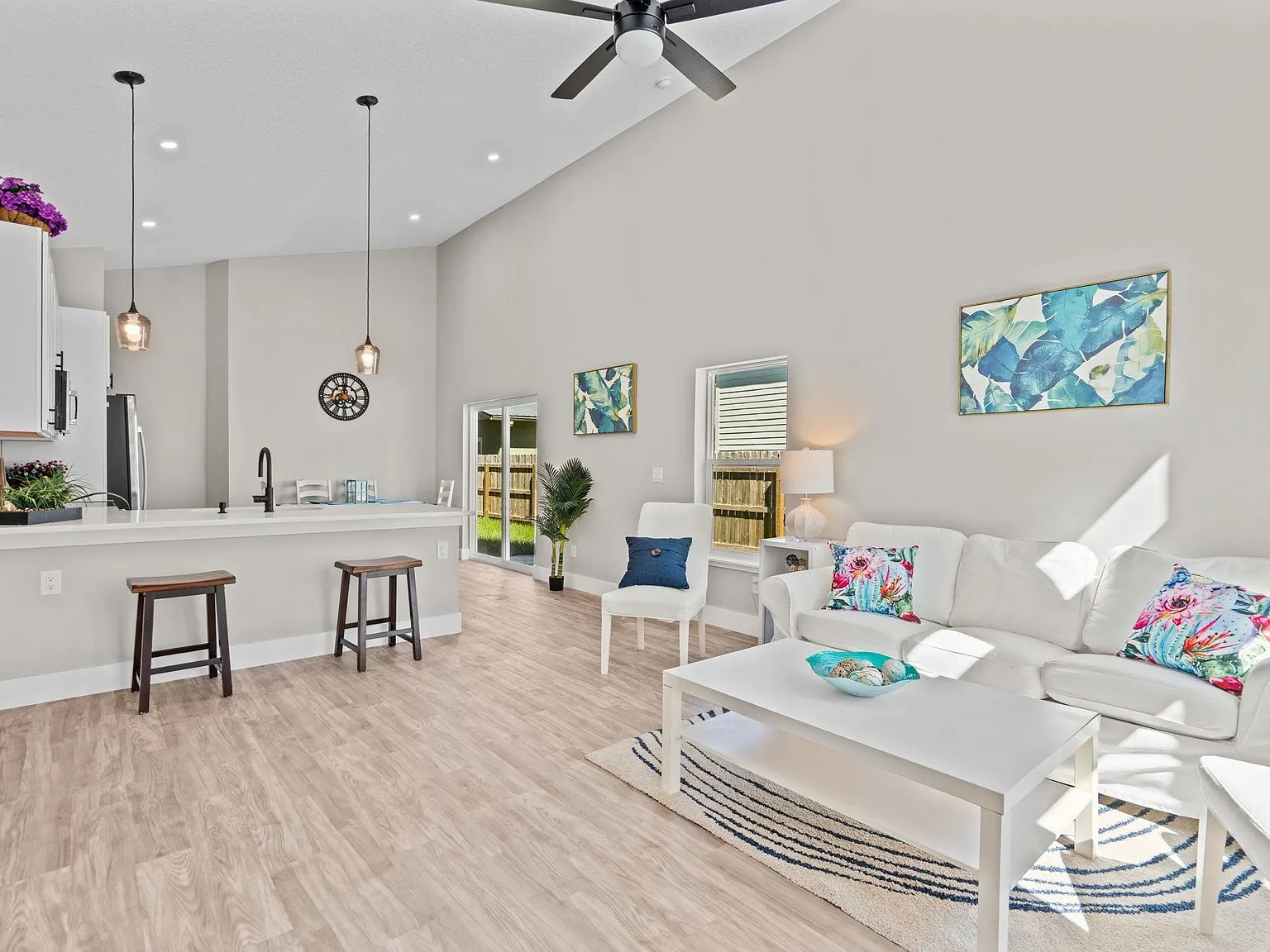 2 bed, 1182 sqft, $1,999 — Photo 3