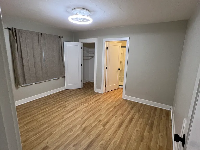 1013 S 5th Ave — Photo 4