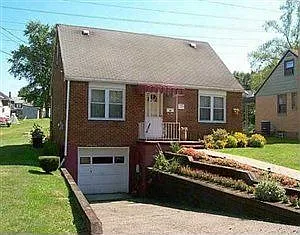 321 Augusta St photo 1