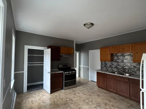 299 Manton Ave Floor 2, Providence, RI 02909