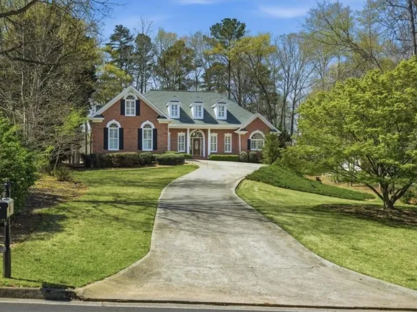4026 Hickory Fairway Dr, Woodstock, GA 30188