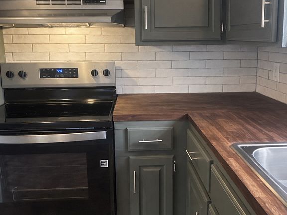 4th image of 615 Estes St