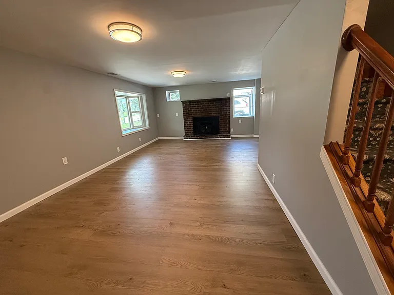 535 W Church Rd — Photo 19