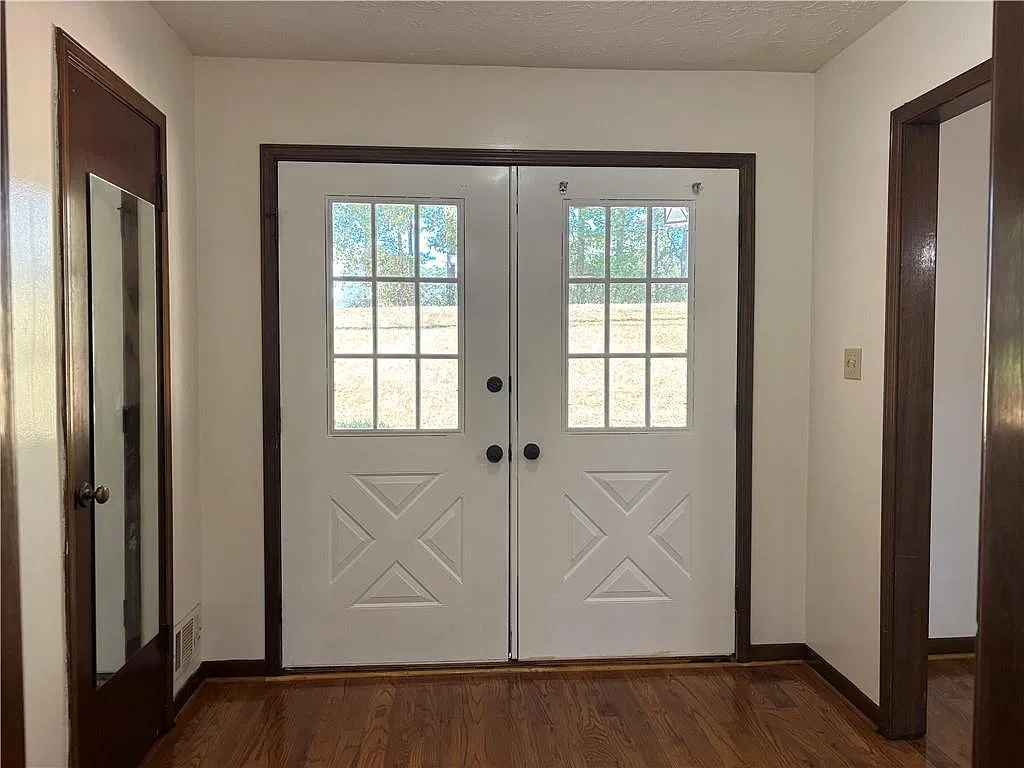 4 bed, 3.5 bath, 1854 sqft, $2,950 — Photo 3