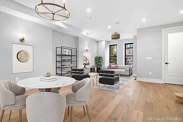 1st image of 365 Hawthorne St