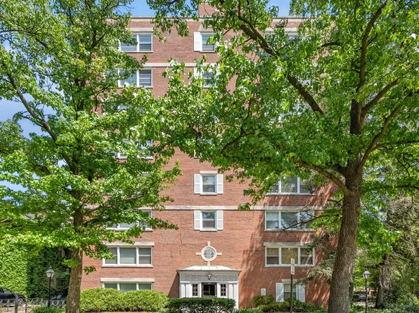 1101 Grove St APT 7A, Evanston, IL 60201