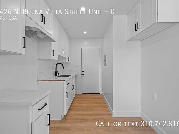 2nd image of 2426 N Buena Vista St APT D