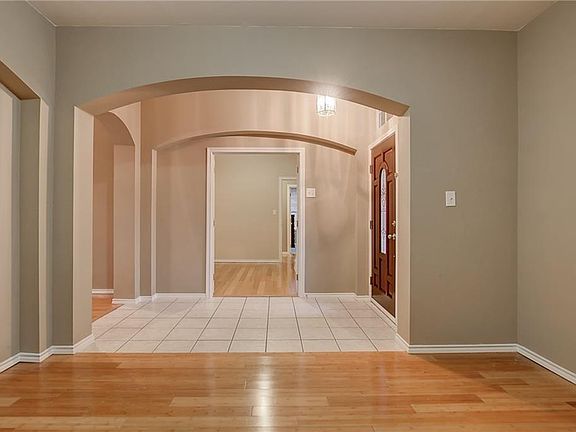 5th image of 1202 Garret Ct