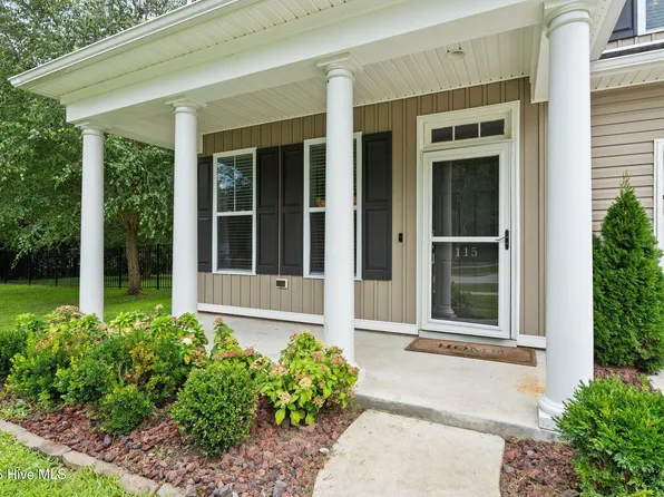 115 Bunchberry Court, Hampstead, NC 28443