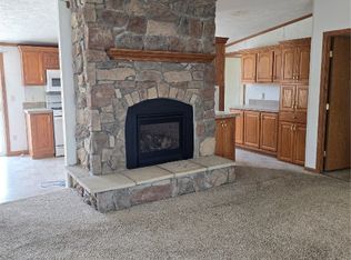 607 Old Highway 64, Wyoming, IA 52362
