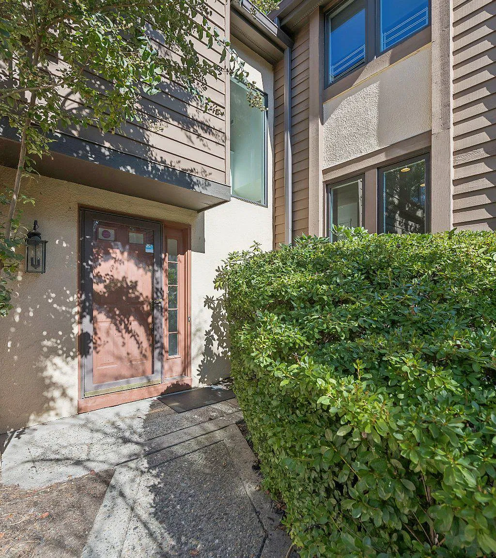 3 bed, 3.5 bath, 1814 sqft, $4,500 — Photo 3