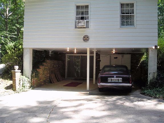 3rd image of 115 Briarcliff Pl