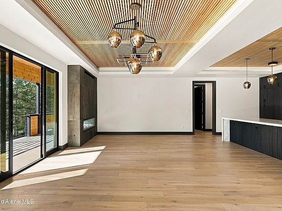 5th image of 2027 E Mullan Ave
