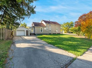 1514 Elmwood Ave, Oshkosh, WI 54901