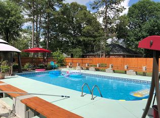 7104 Hunters Point Dr, Fayetteville, NC 28311