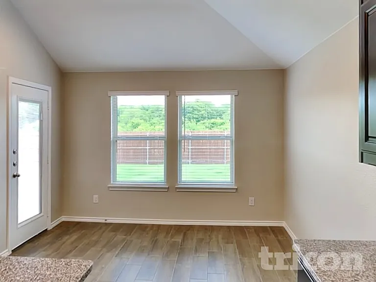 9125 Nevis Dr — Photo 4