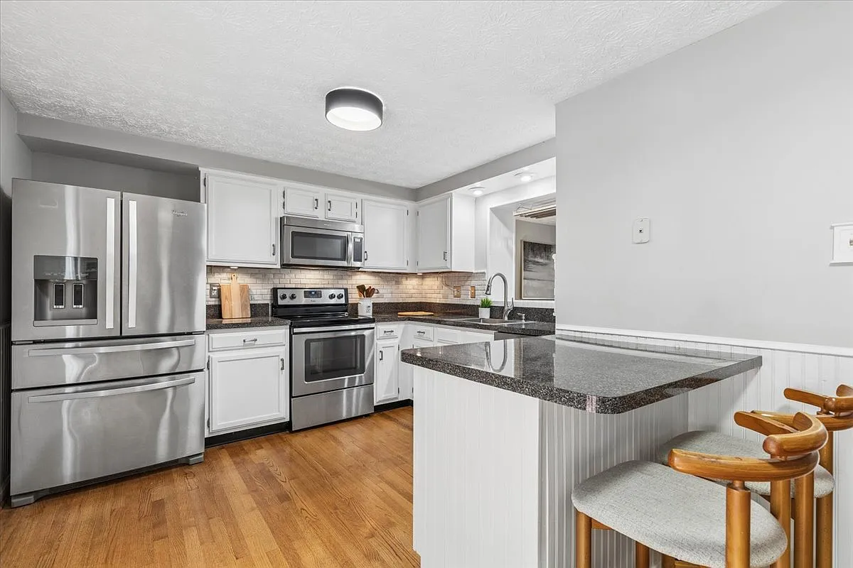 4 bed, 1520 sqft, $2,600 — Photo 3