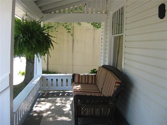 3rd image of 528/530 Shryock Ave