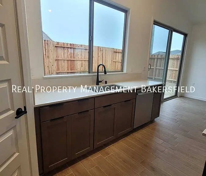 7526 Passionfruit Dr — Photo 8
