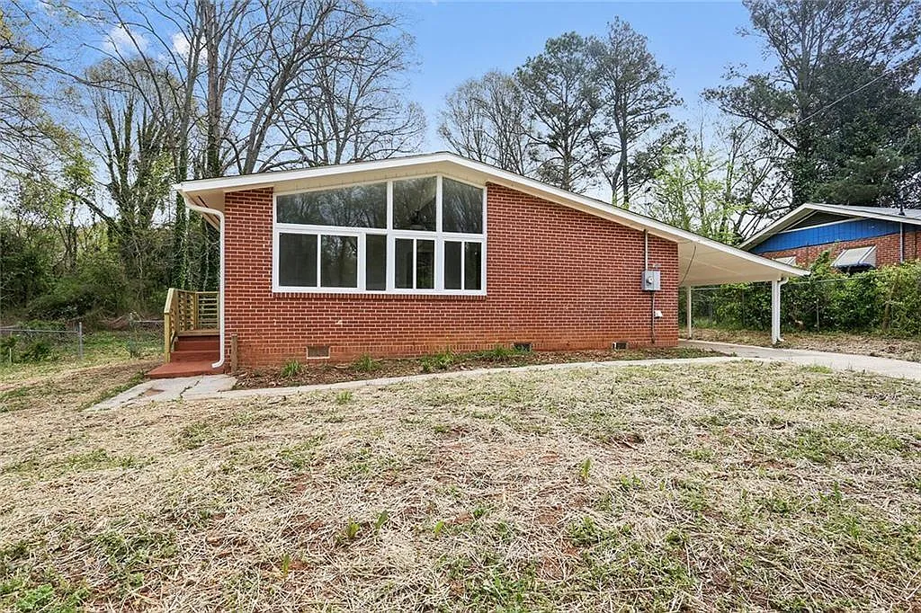 2142 Westover Dr photo 1
