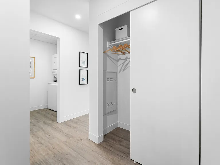 100 Manett Cres — Photo 29