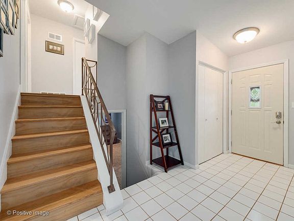 3rd image of 7308 Willow Ave