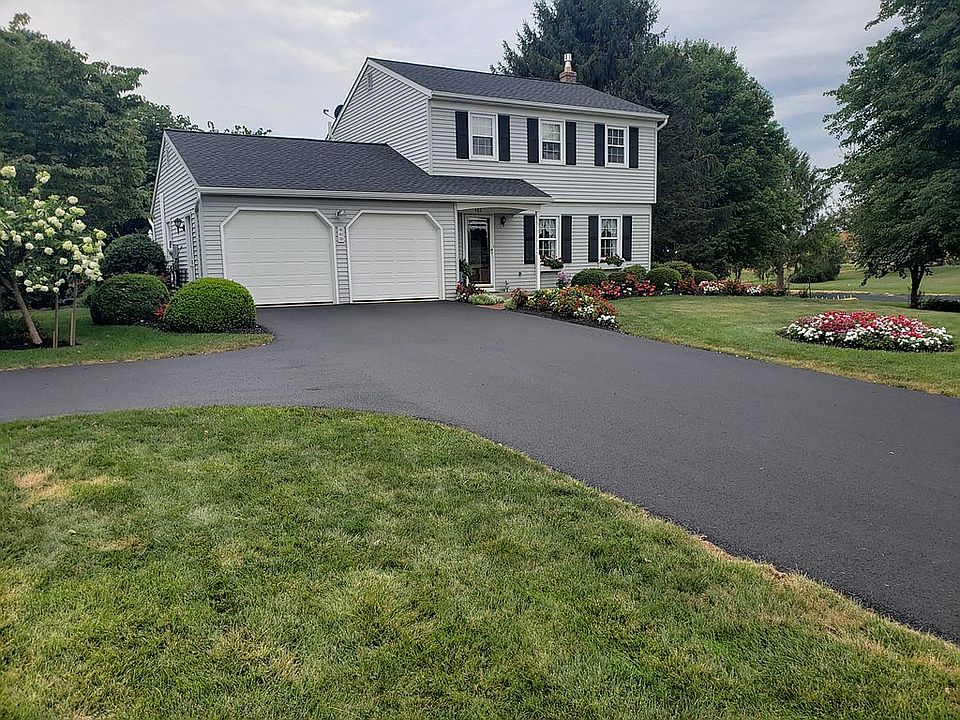 2nd image of 462 Willow Rd