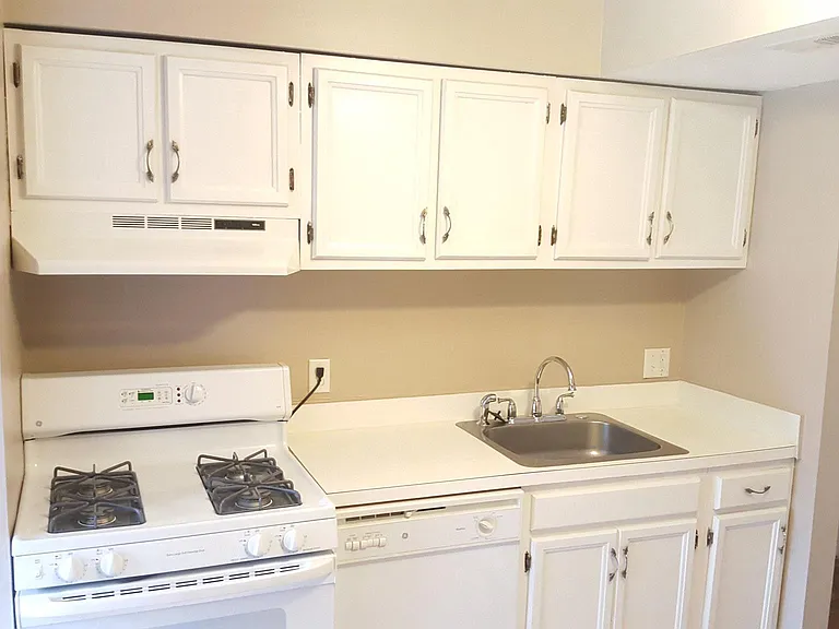 6027 Majors Ln — Photo 6