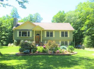 30 Wilkinson Dr, Bloomingburg, NY 12721