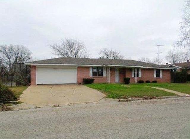1st image of 814 S Avenue N