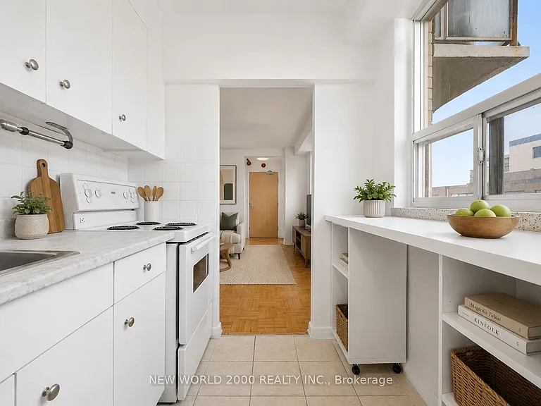 88 Bernard Ave #1008 — Photo 3