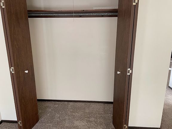 4th image of 512 Breezy Point Dr #12