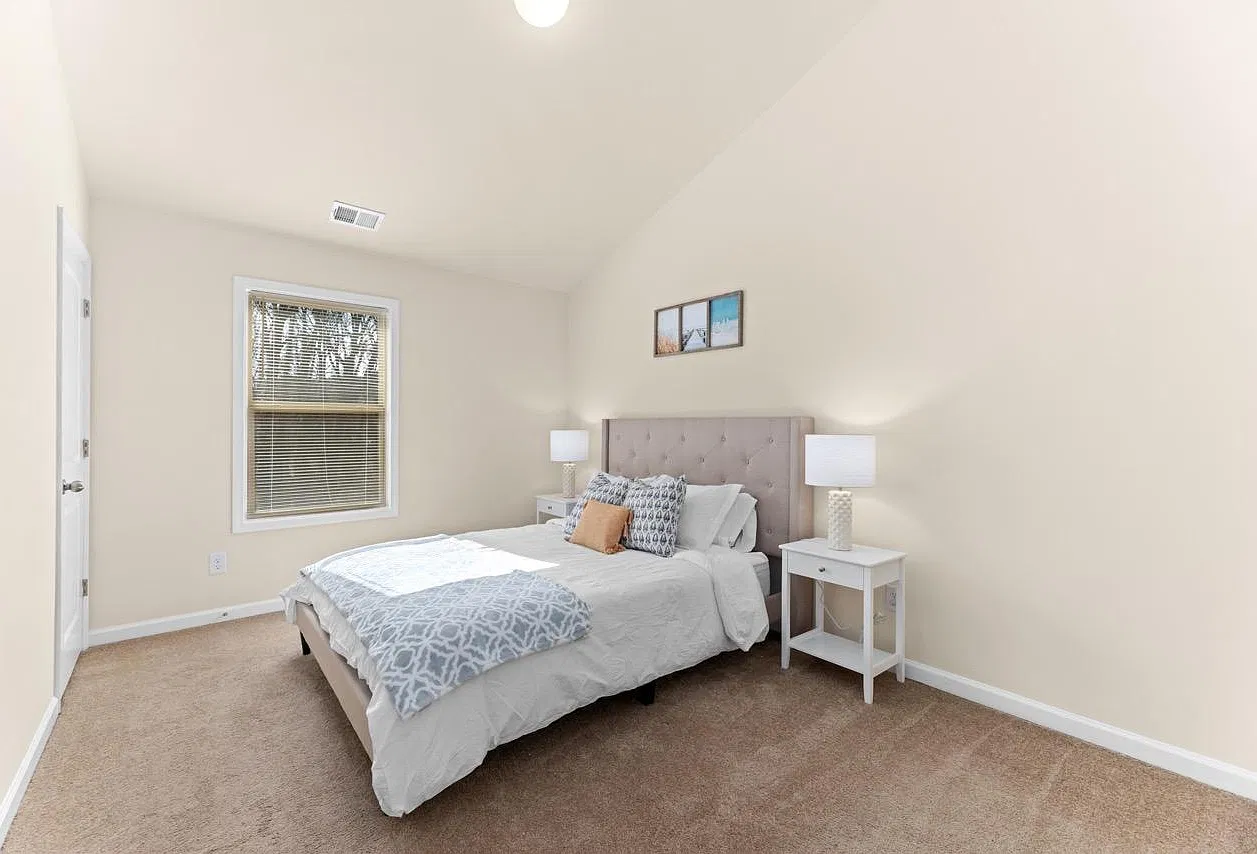 5 bed, 2752 sqft, $6,500 — Photo 4