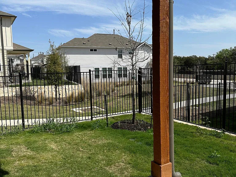 1021 Legend Milton Ln — Photo 39