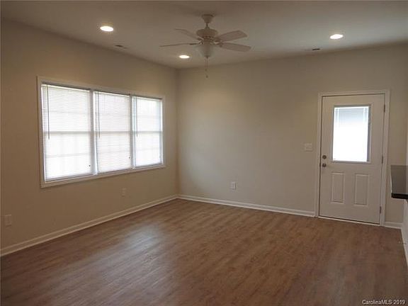 3rd image of 2014 Glen Manor Ct