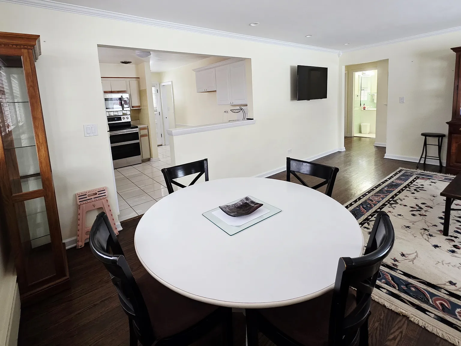 3 bed, 1152 sqft, $3,900 — Photo 4