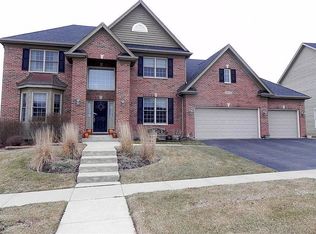 40W444 Carl Sandburg Rd, St Charles, IL 60175