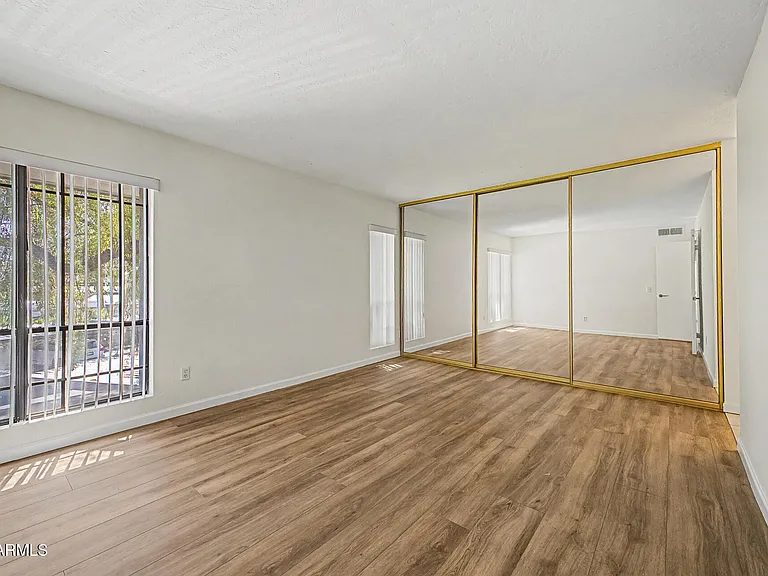 5227 N 24th St #201 — Photo 19