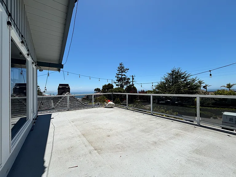 653 Bayview Dr — Photo 7