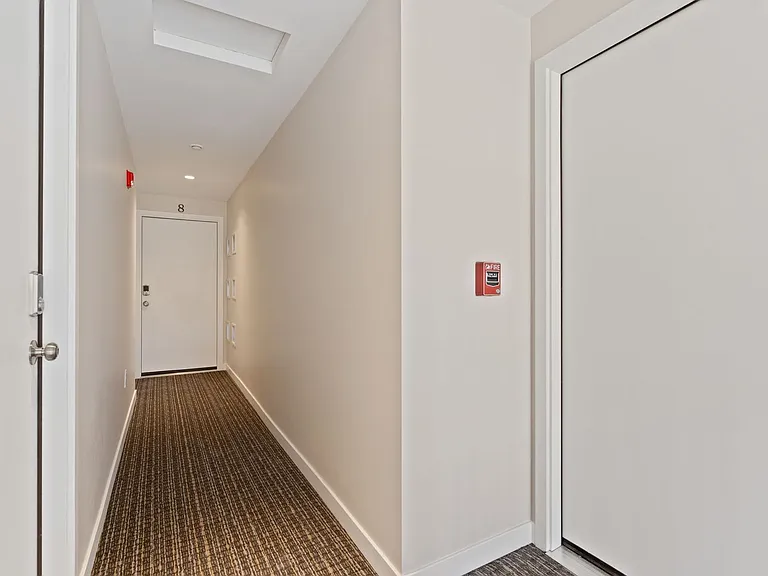 McKinnley Apartments - Luxury Studios! — Photo 12